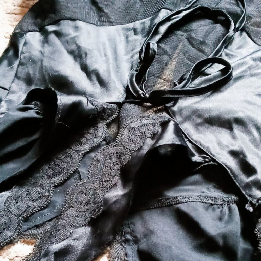 Victoria's Secret Black Lace & Silk Semi-sheer Mesh Babydoll Chemise Lingerie - Picture 10 of 16
